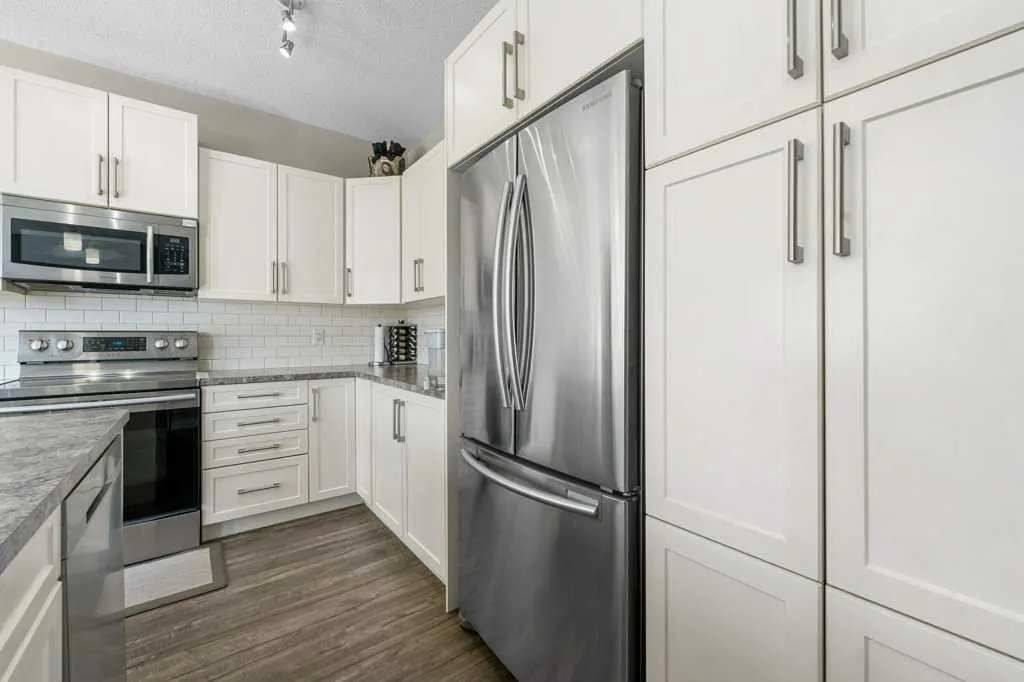 59 Howse Manor NE