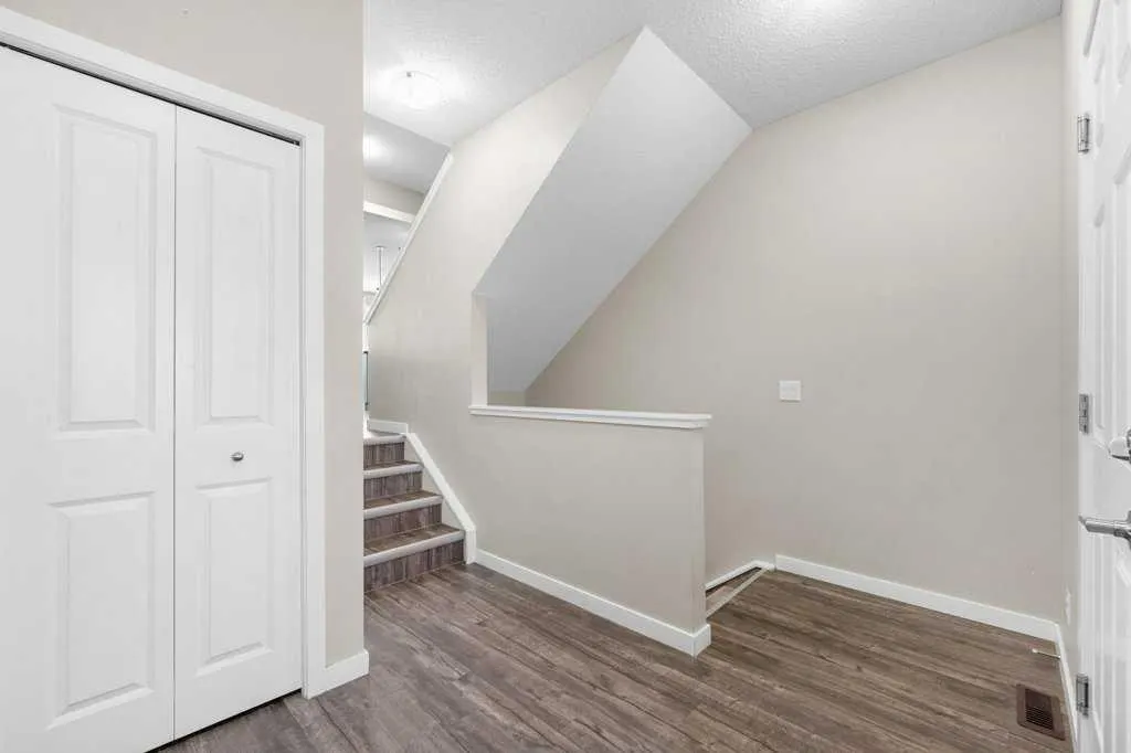 59 Howse Manor NE