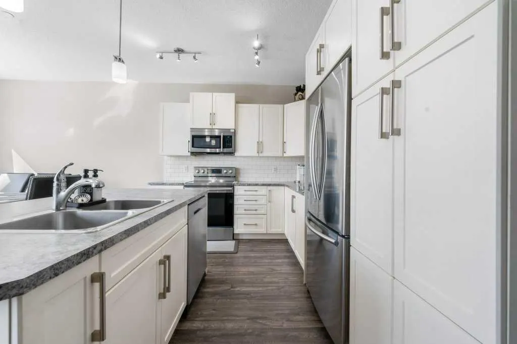 59 Howse Manor NE