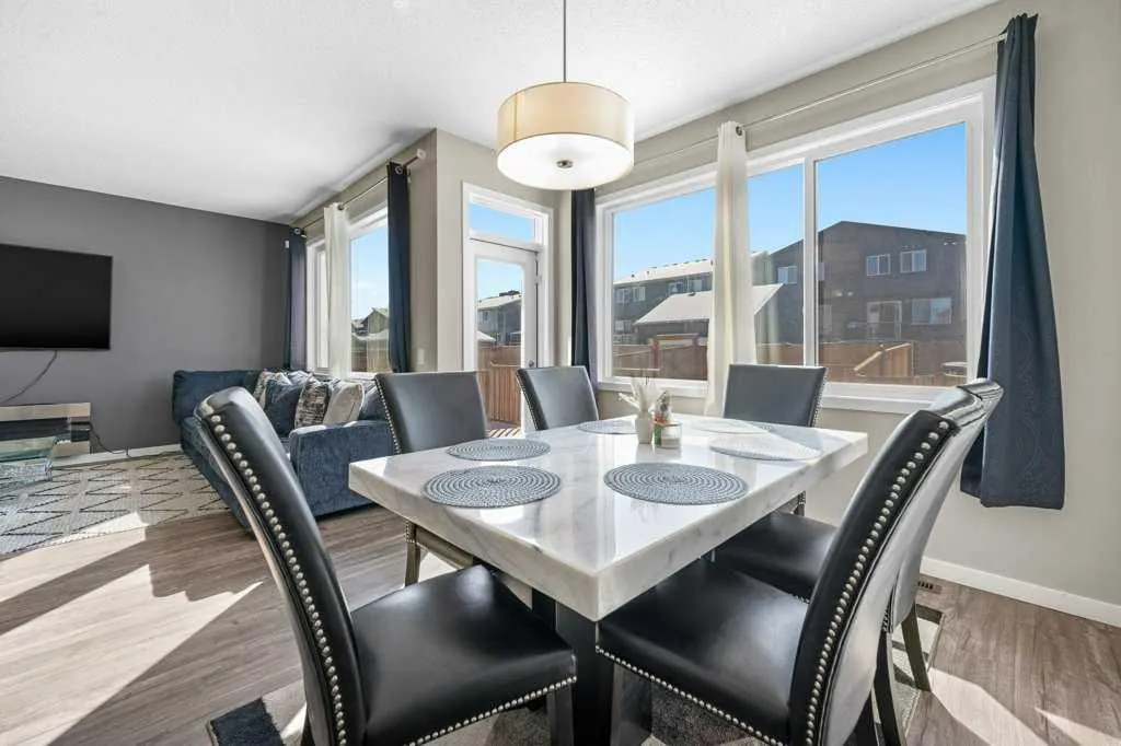 59 Howse Manor NE