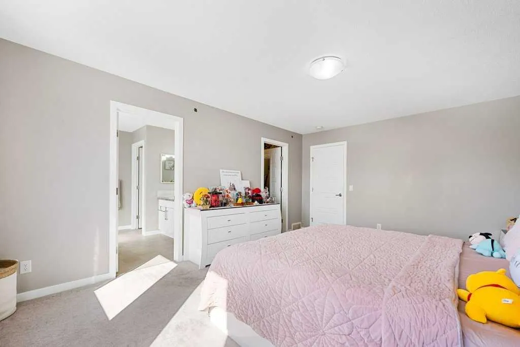 59 Howse Manor NE