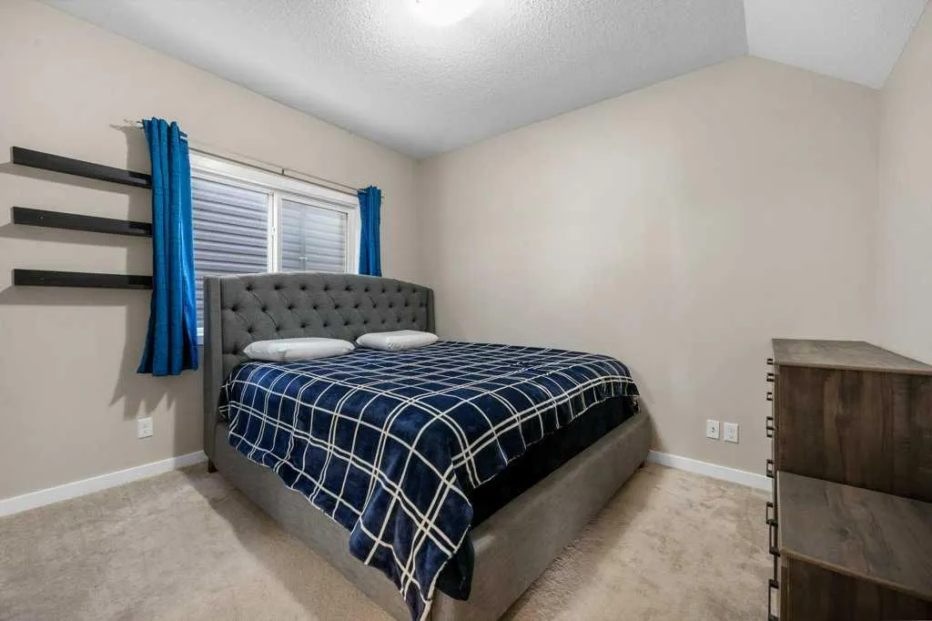 59 Howse Manor NE