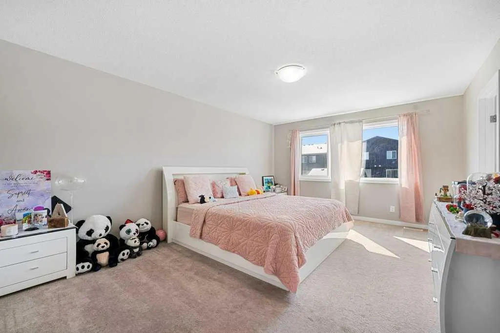 59 Howse Manor NE