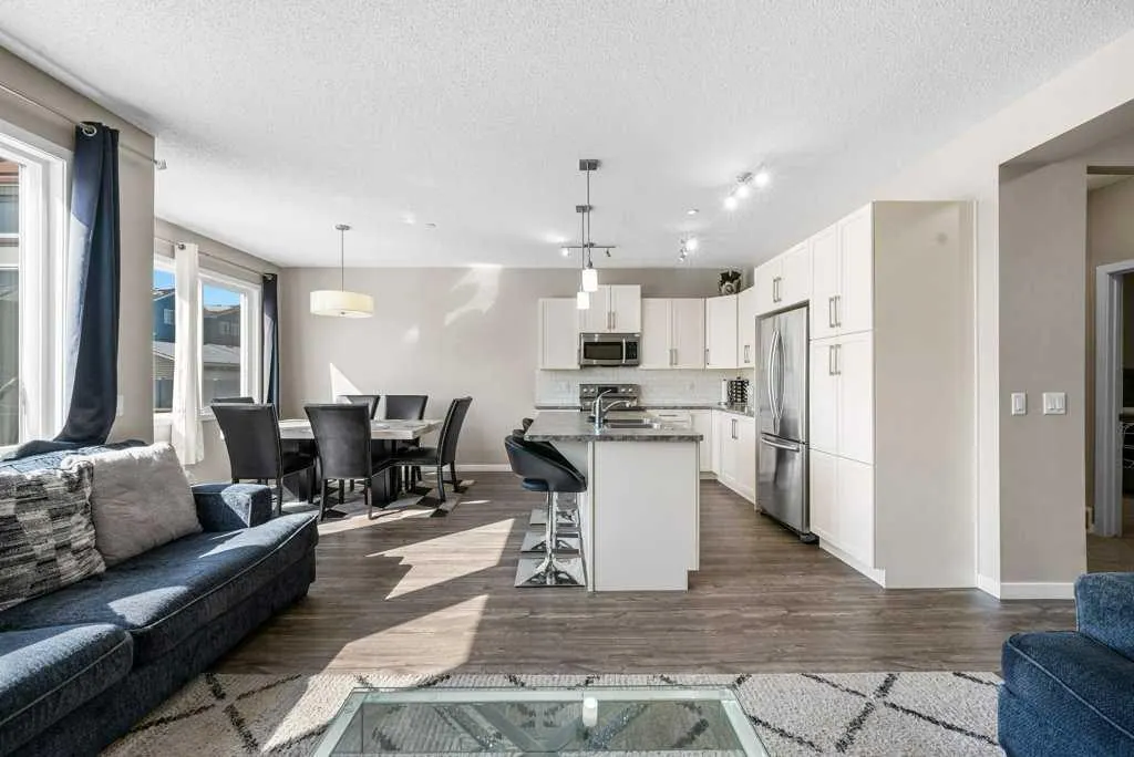 59 Howse Manor NE