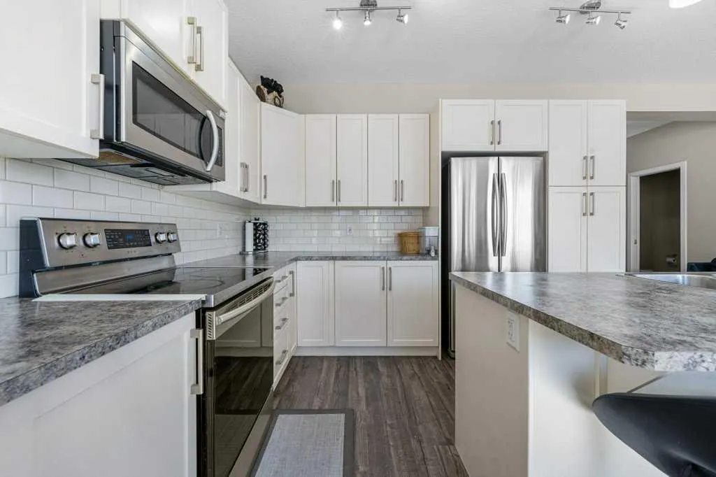 59 Howse Manor NE