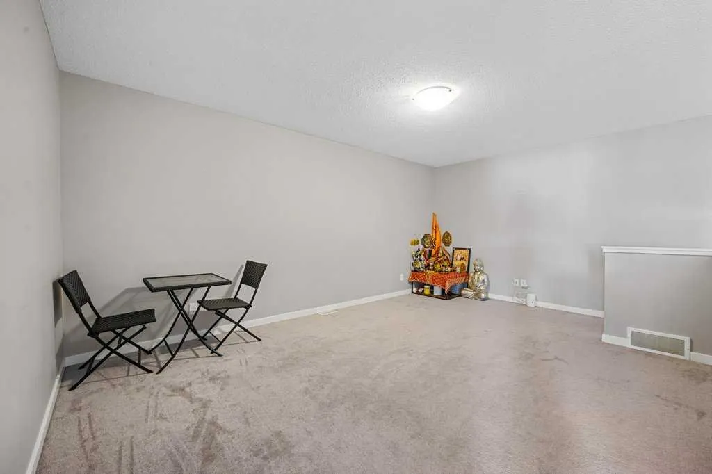 59 Howse Manor NE