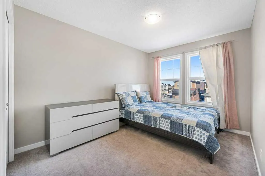 59 Howse Manor NE