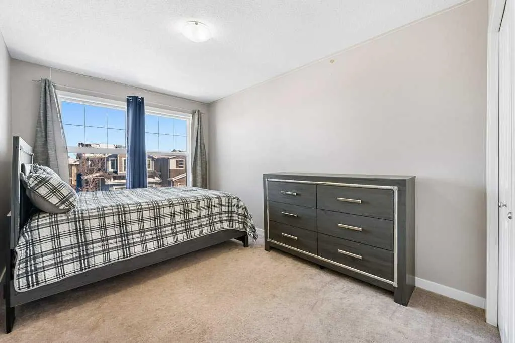 59 Howse Manor NE