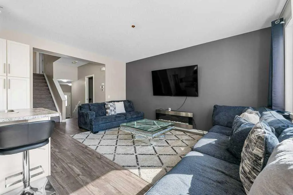 59 Howse Manor NE