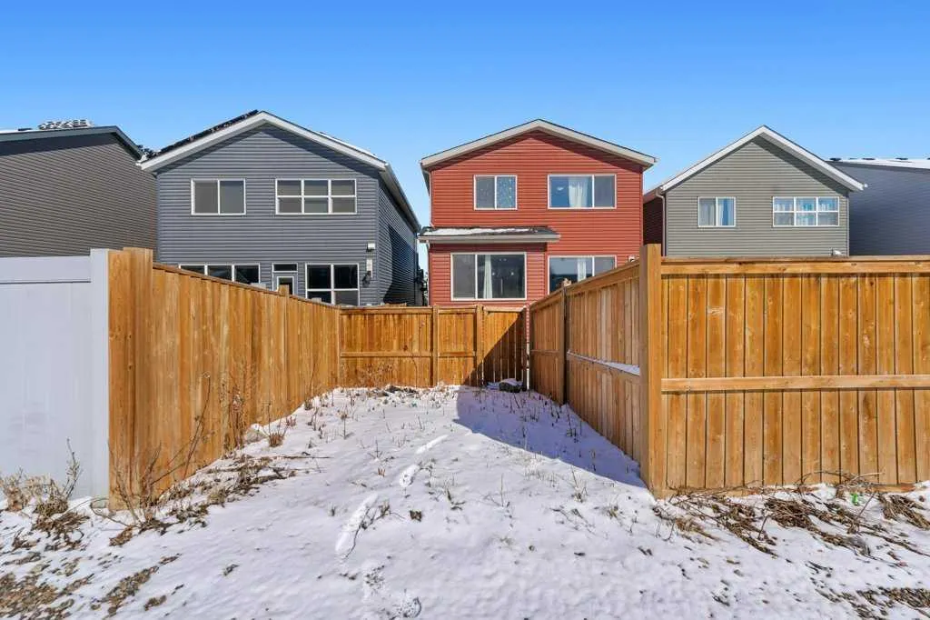 59 Howse Manor NE