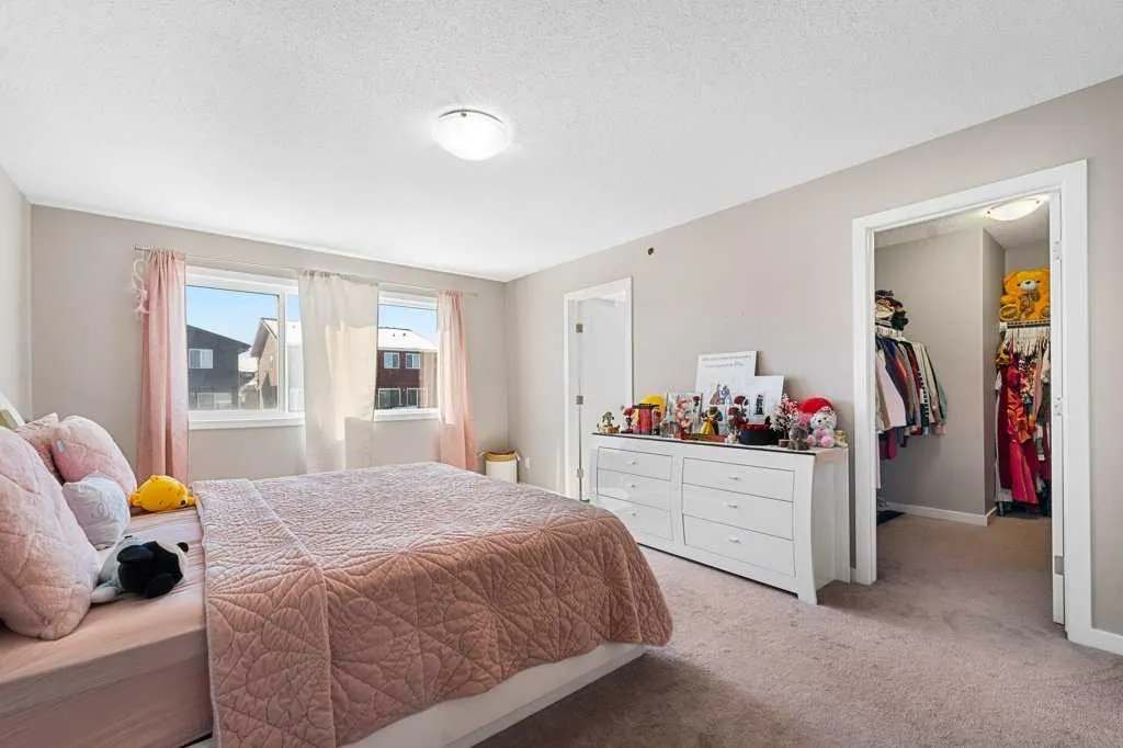 59 Howse Manor NE