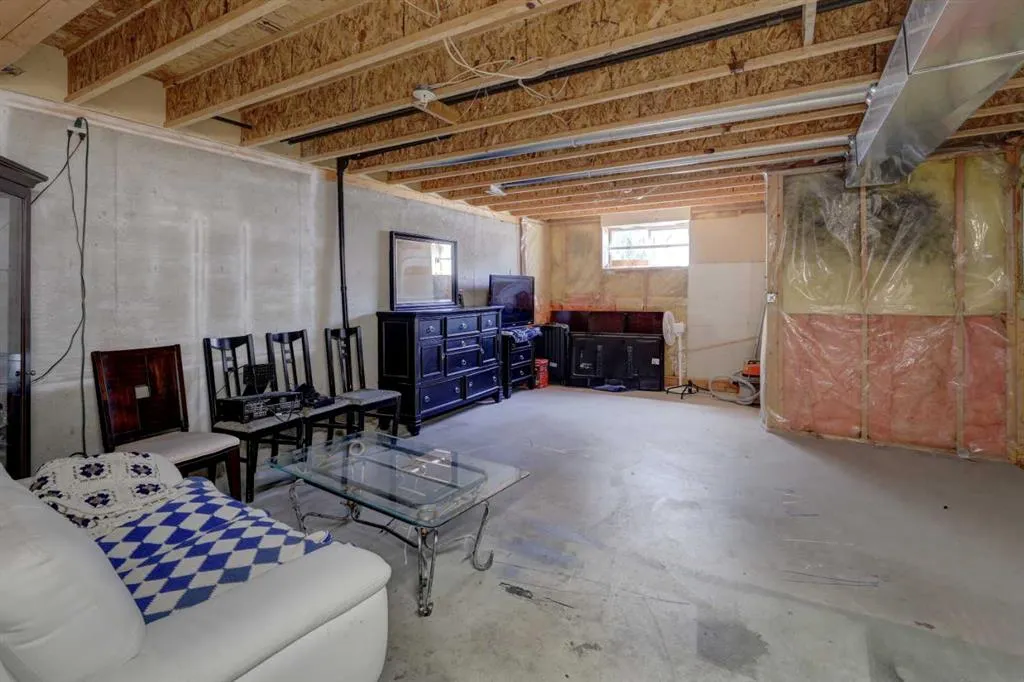 112 Martin Crossing Court NE
