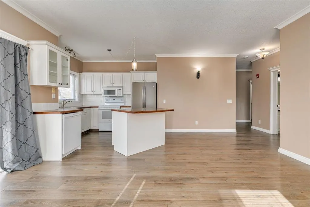 7 Lineham Avenue, #204