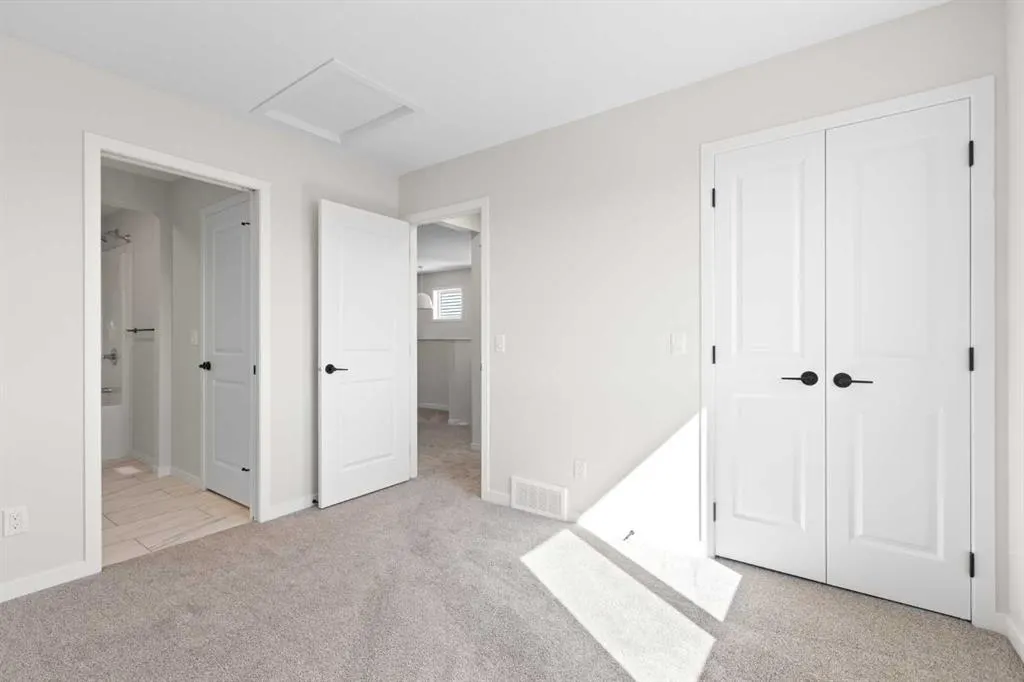 1504 3 Street SE