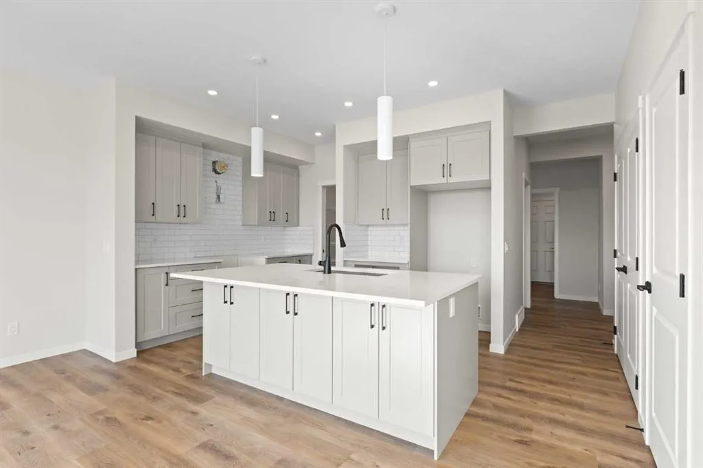 1504 3 Street SE