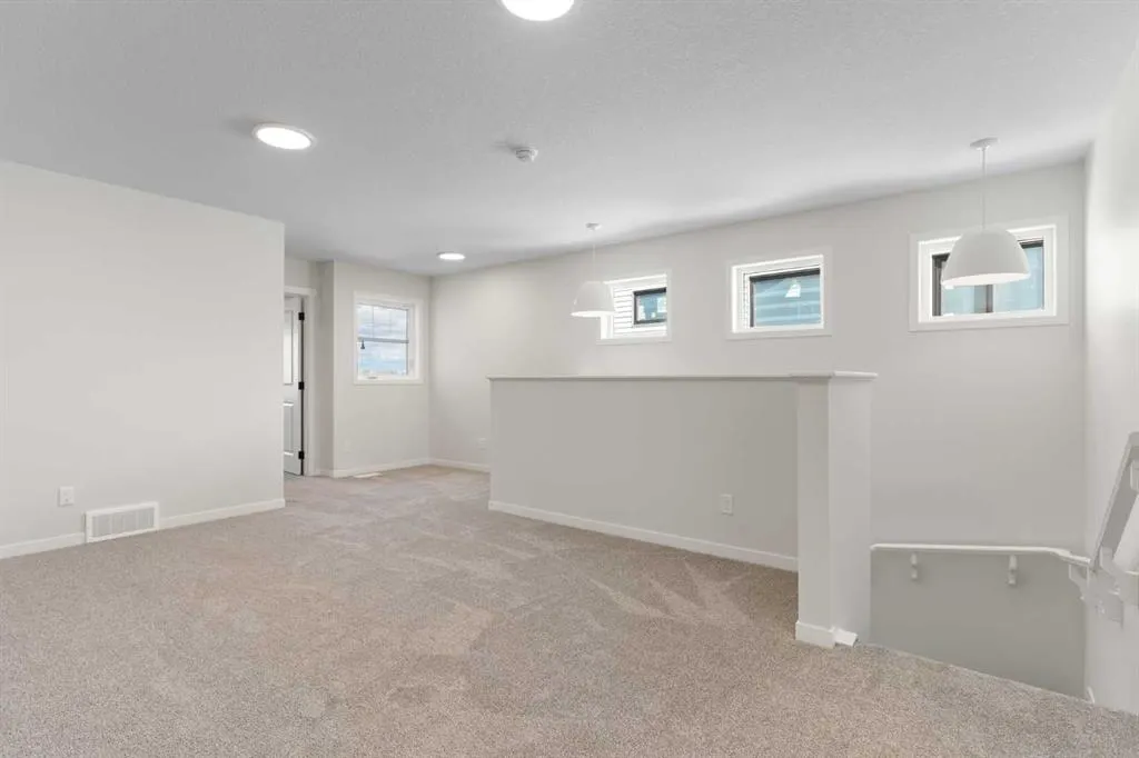 1504 3 Street SE