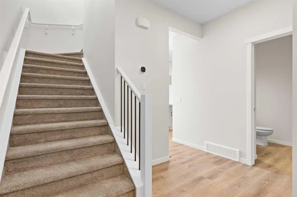 1504 3 Street SE