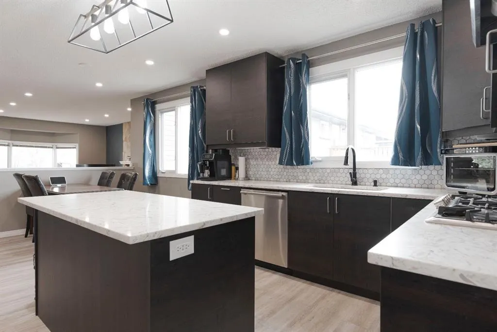 121 Cowley Bay