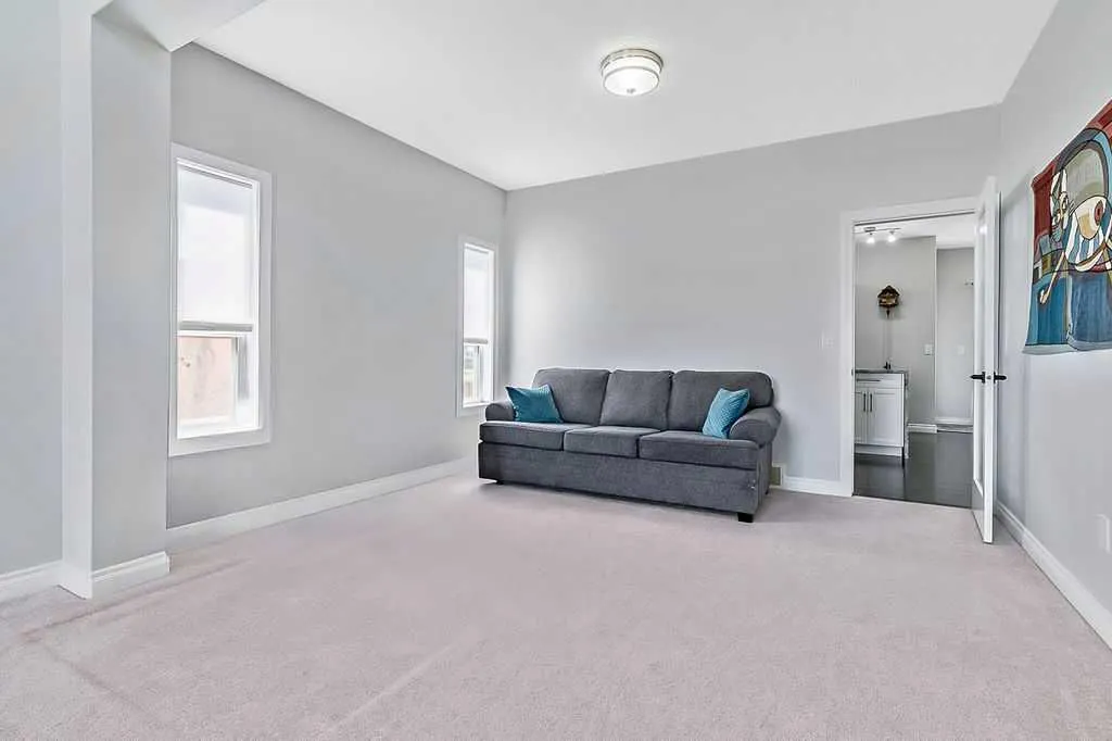 407 Railway Place SE