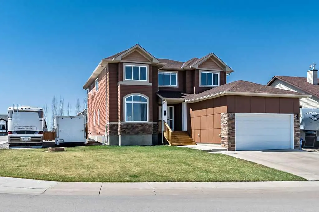 407 Railway Place SE