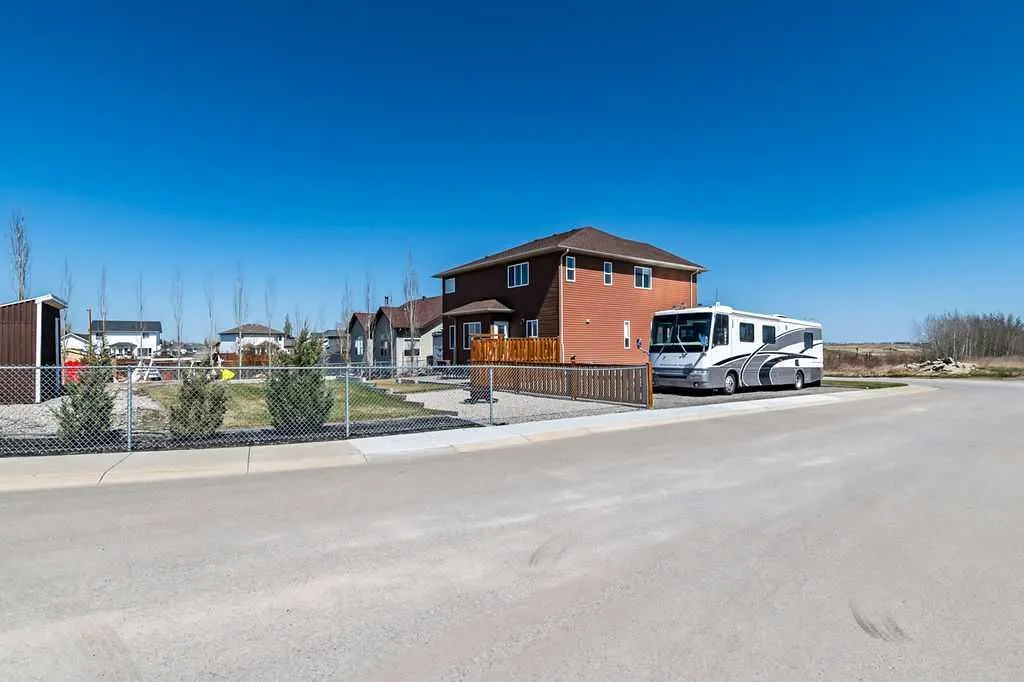 407 Railway Place SE