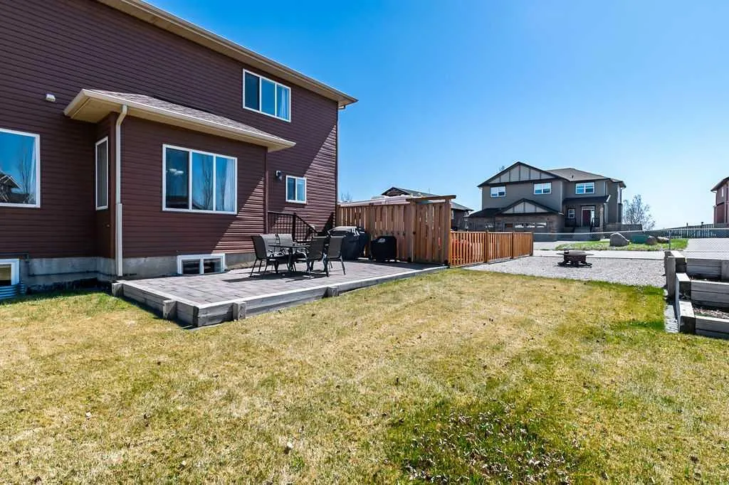407 Railway Place SE