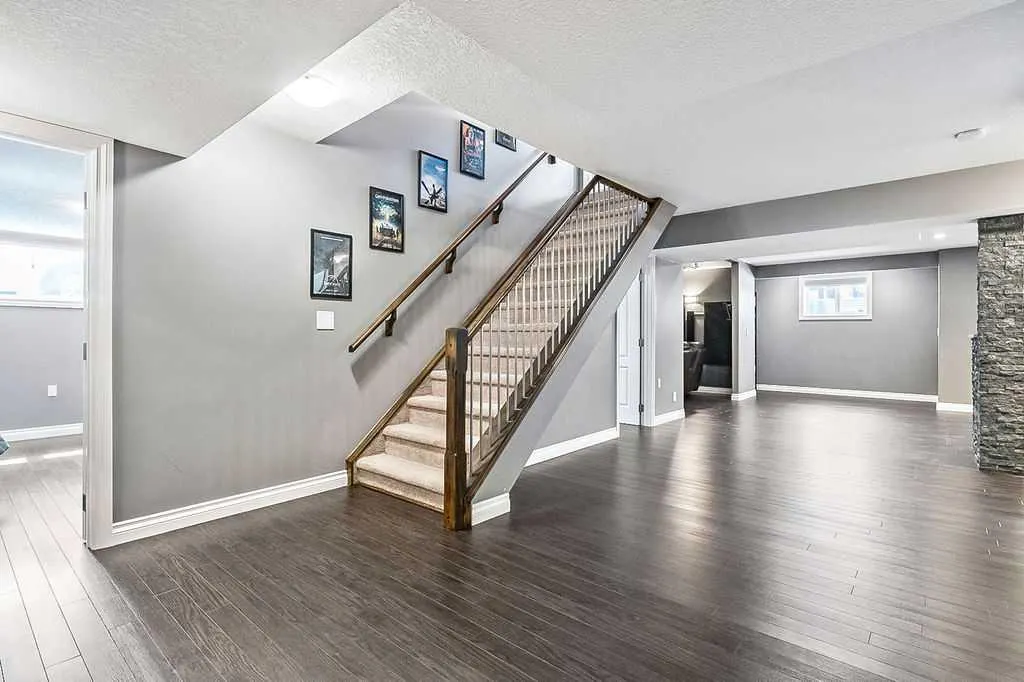 407 Railway Place SE