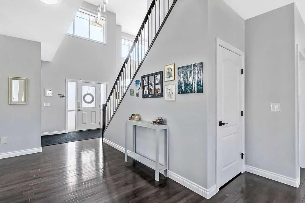 407 Railway Place SE