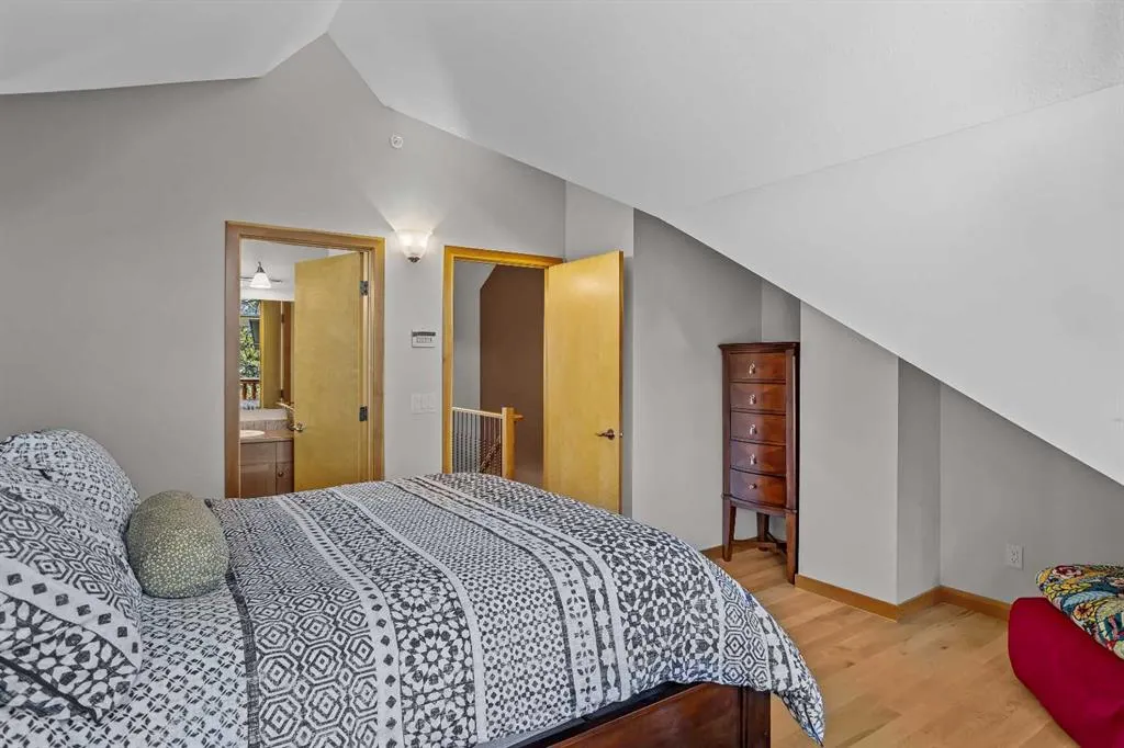 137 Wapiti Close, #14