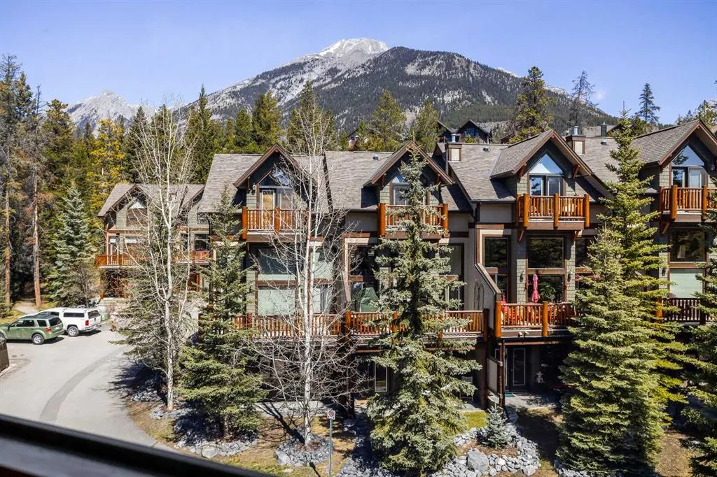 137 Wapiti Close, #14