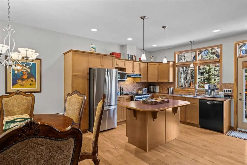 137 Wapiti Close, #14