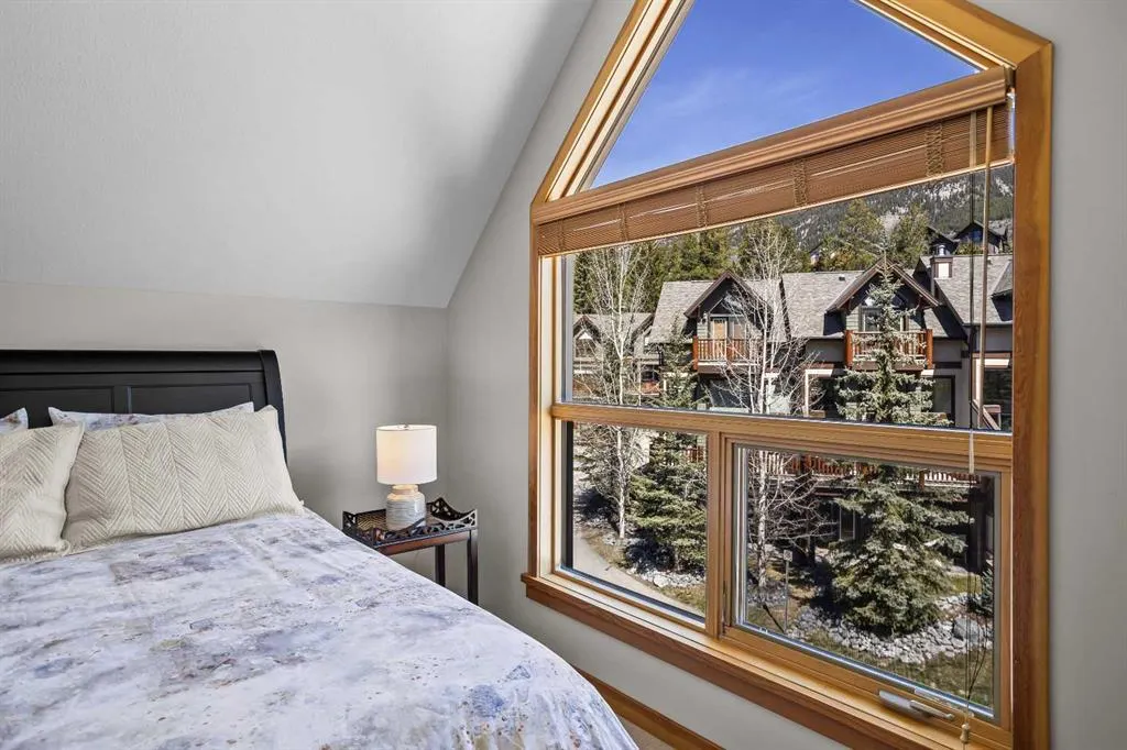 137 Wapiti Close, #14
