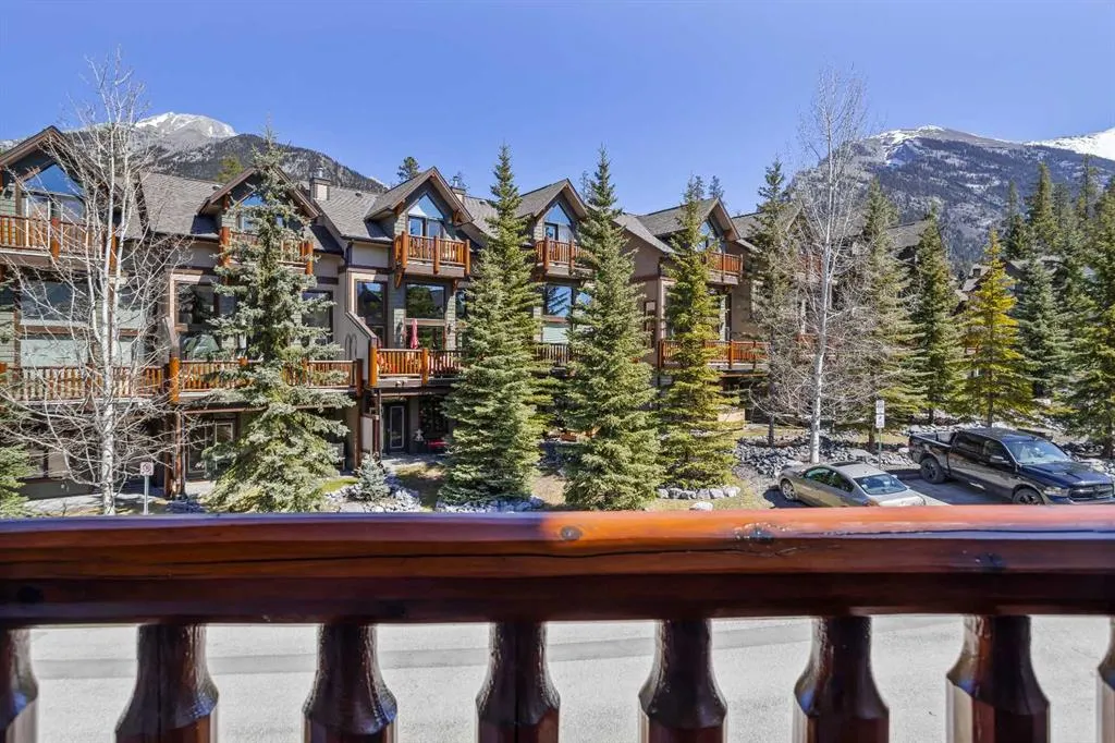 137 Wapiti Close, #14