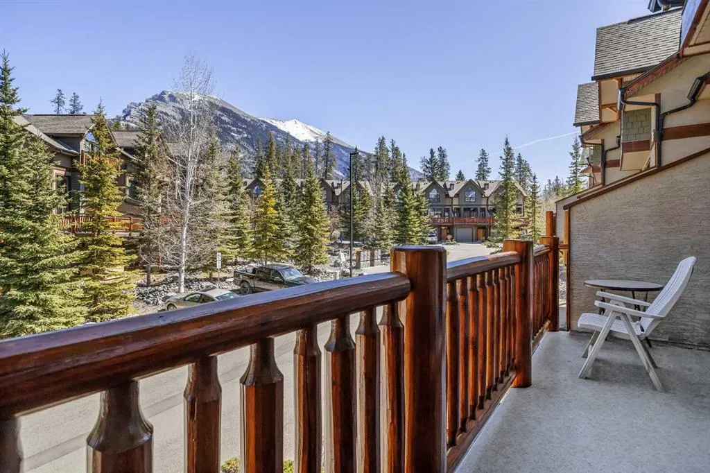 137 Wapiti Close, #14