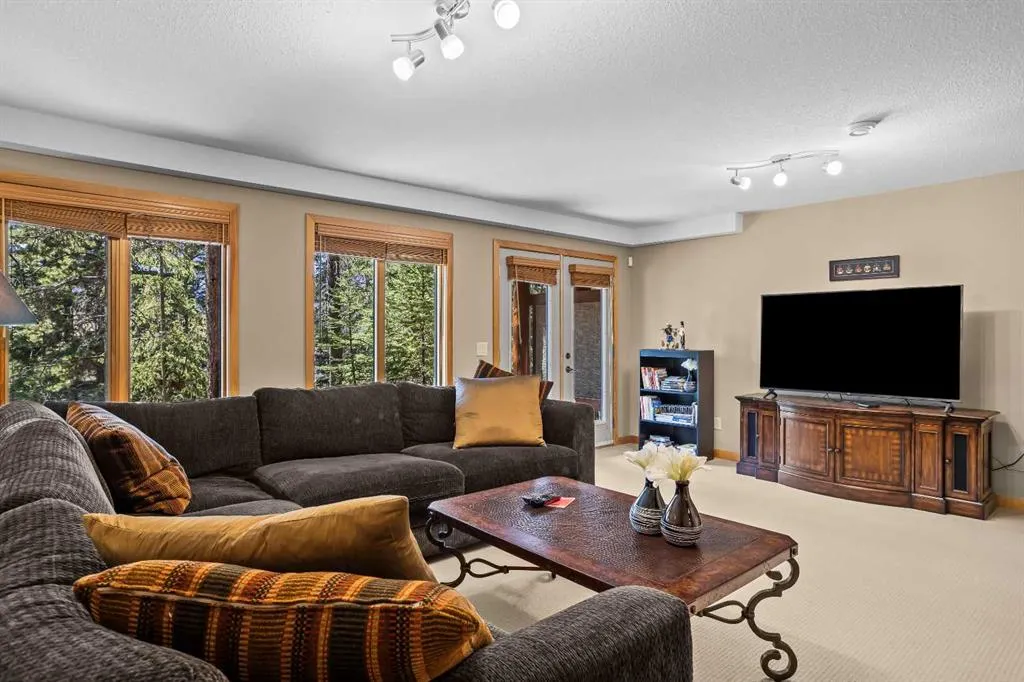 137 Wapiti Close, #14