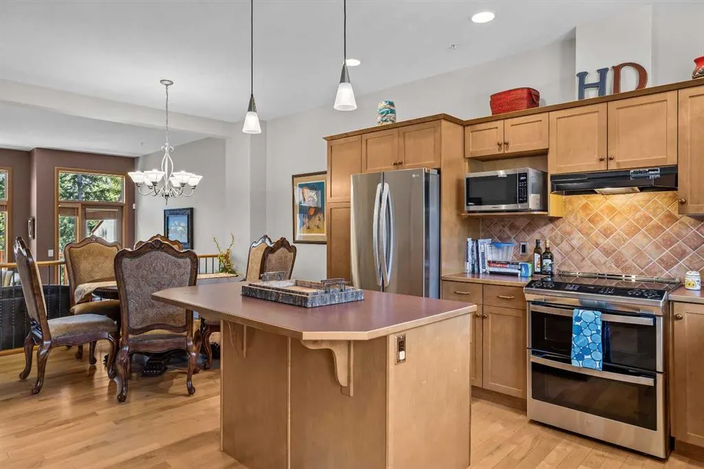 137 Wapiti Close, #14
