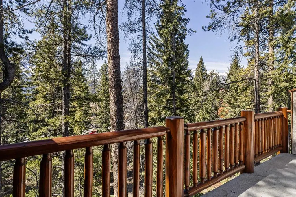 137 Wapiti Close, #14