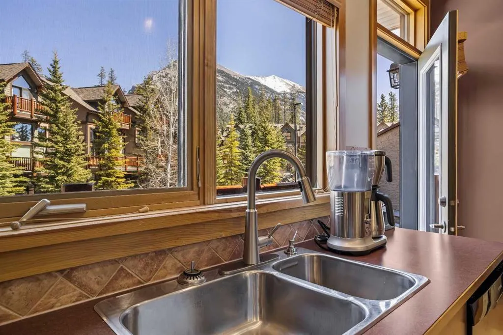 137 Wapiti Close, #14