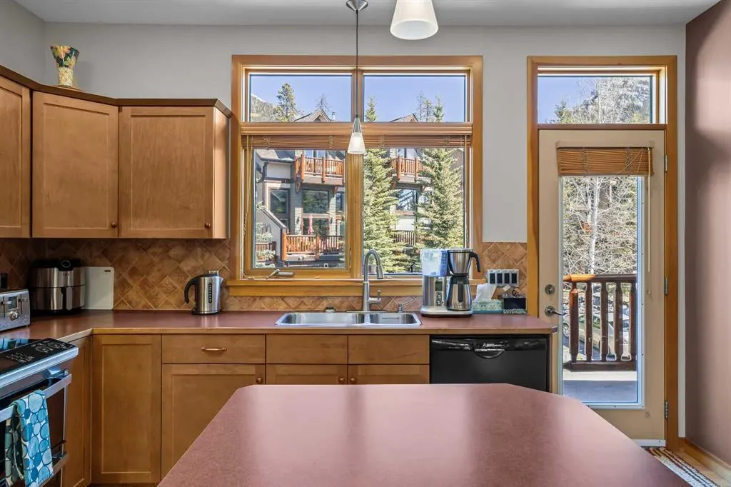 137 Wapiti Close, #14