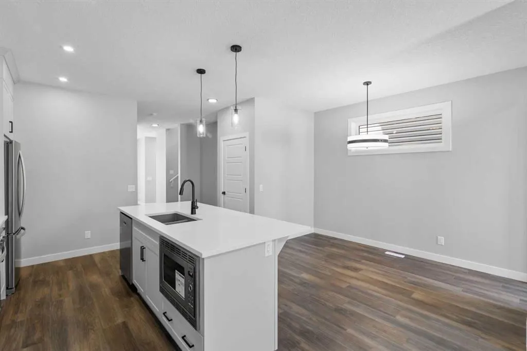 65 Amblefield Heights NW