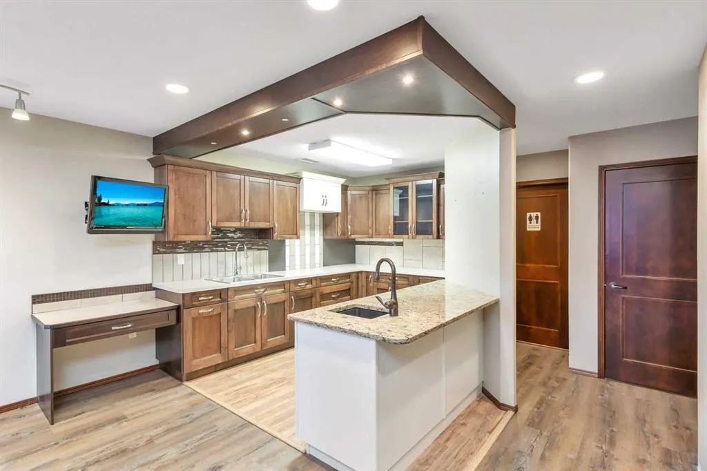 17 Beju Industrial Drive, #101