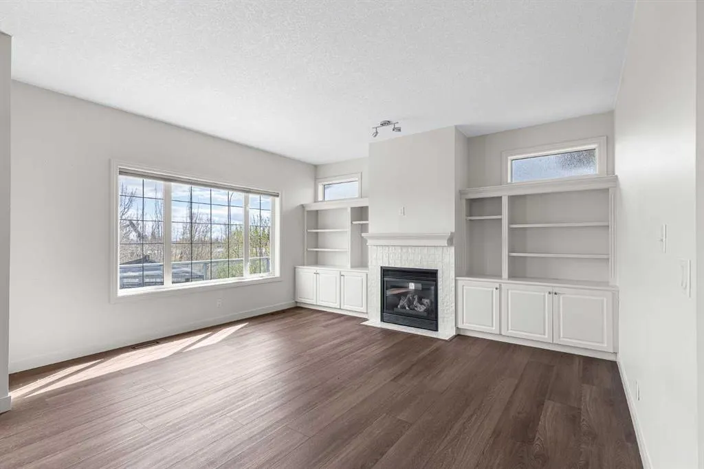 24 Royal Highland Court NW