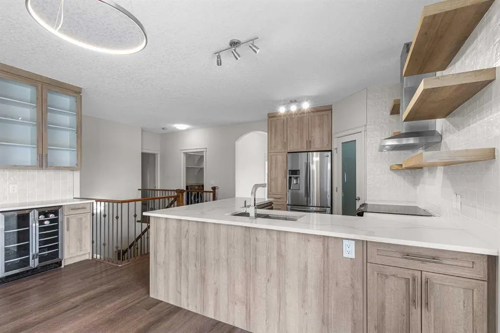 24 Royal Highland Court NW
