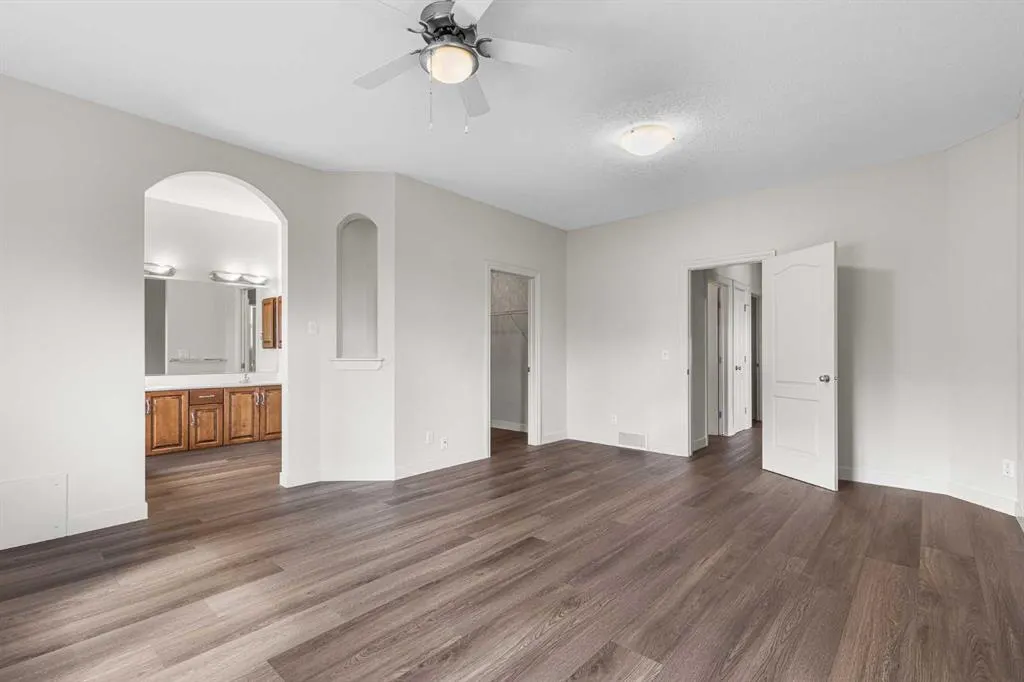 24 Royal Highland Court NW