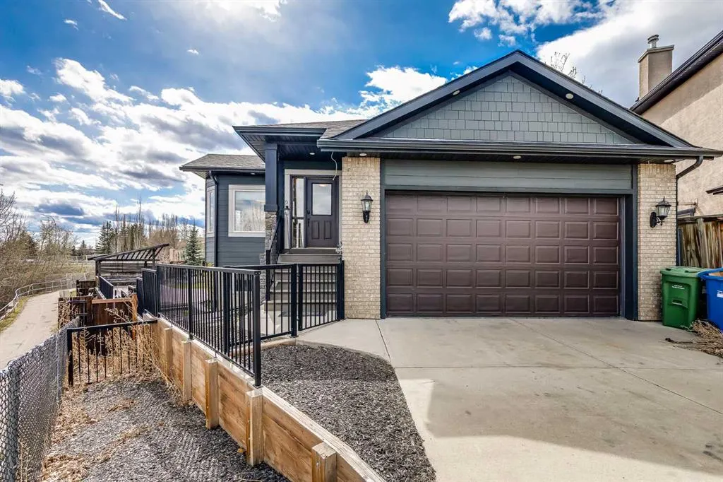 24 Royal Highland Court NW