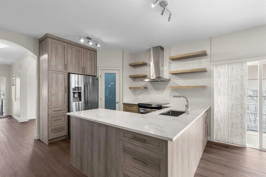 24 Royal Highland Court NW