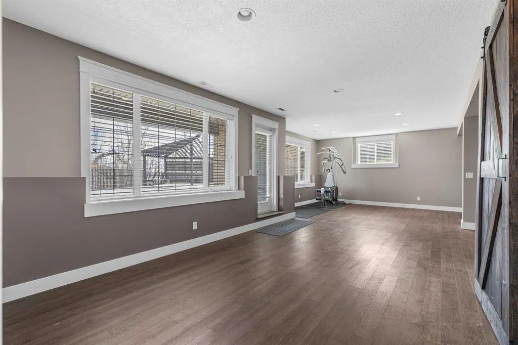 24 Royal Highland Court NW