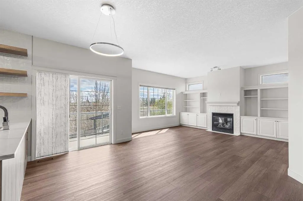 24 Royal Highland Court NW