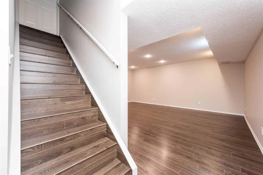 950 Arbour Lake Road NW, #401
