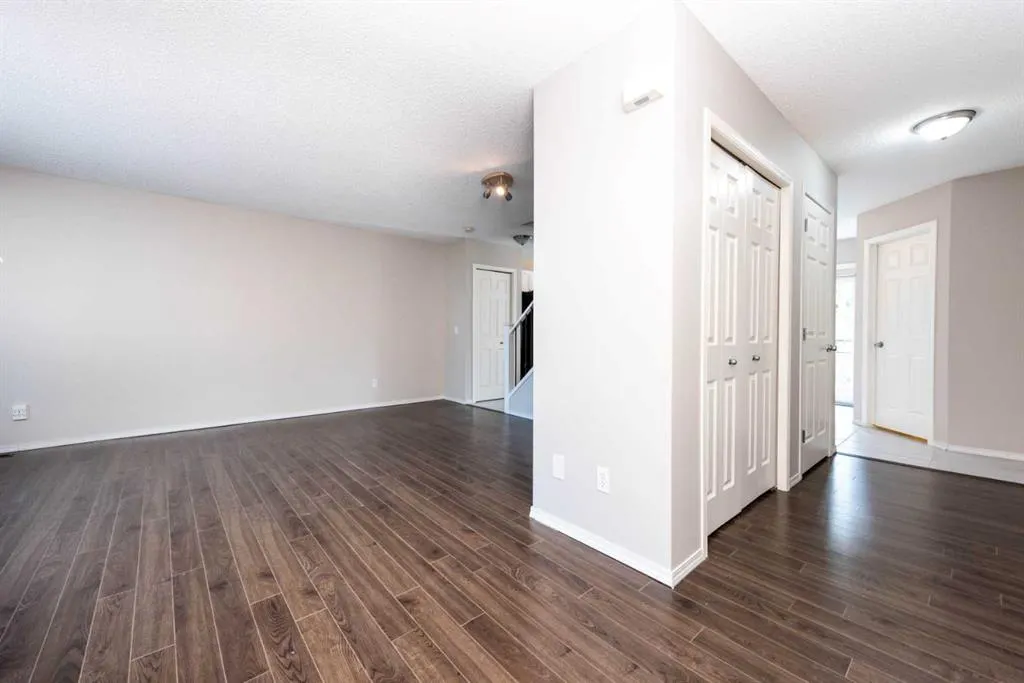 950 Arbour Lake Road NW, #401
